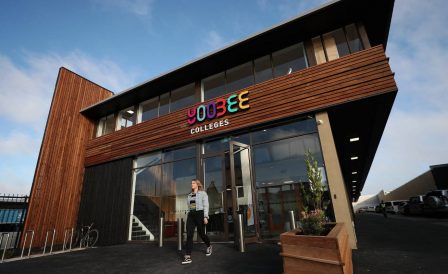 Conheça a Yoobee Colleges